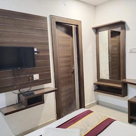 מלון צ'נאי Khaleej Residency Near U S Embassy מראה חיצוני תמונה