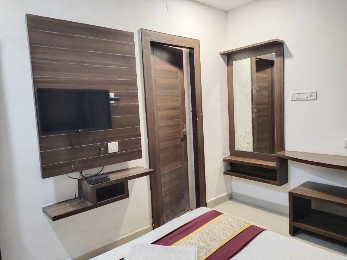 מלון צ'נאי Khaleej Residency Near U S Embassy מראה חיצוני תמונה